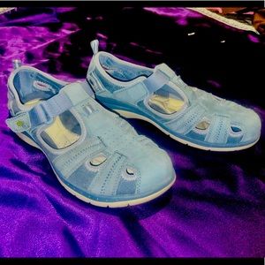 Like new nature walk women’s trail/walking shoes